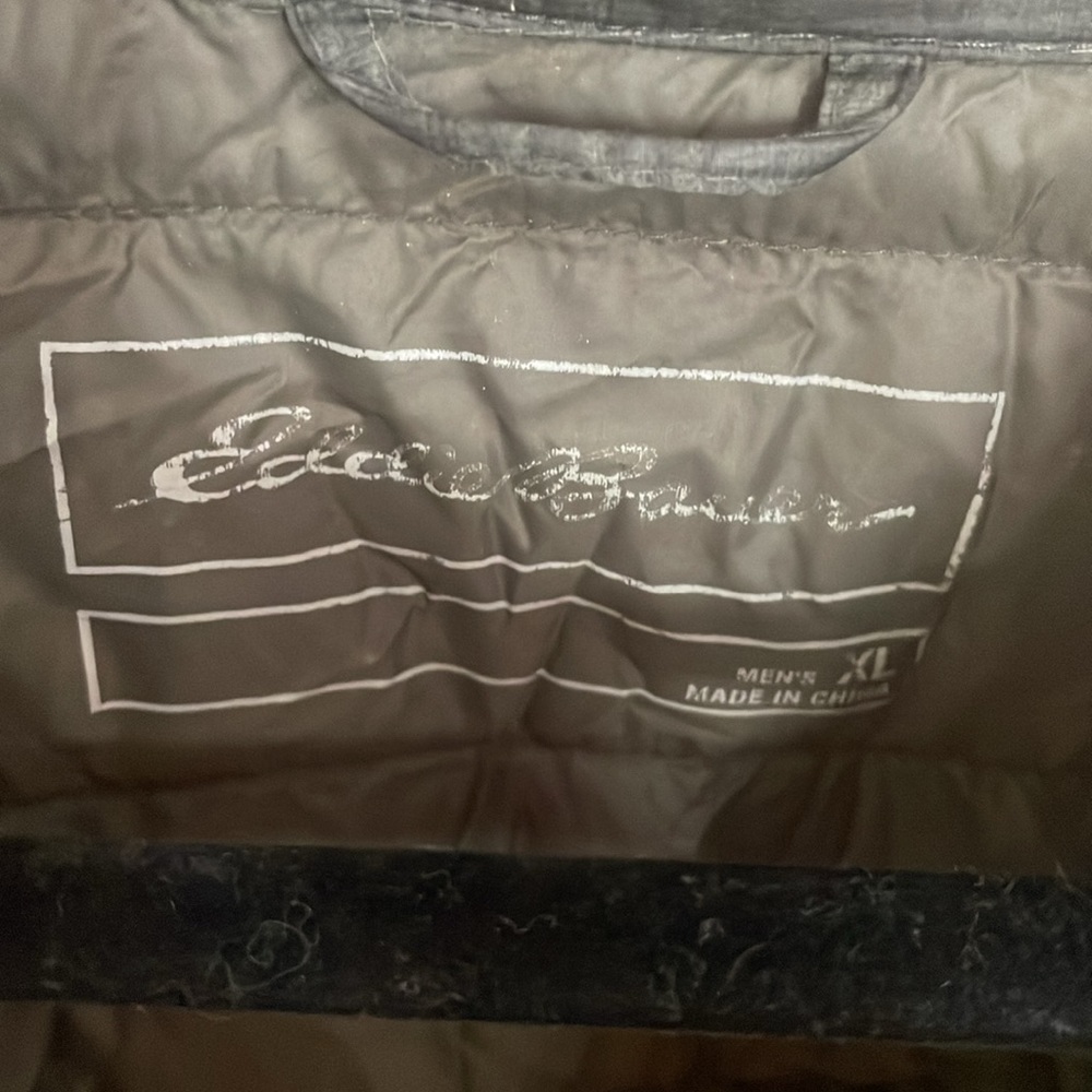 Eddie Bauer Men's Puffer Jacket - Picture 3 of 3